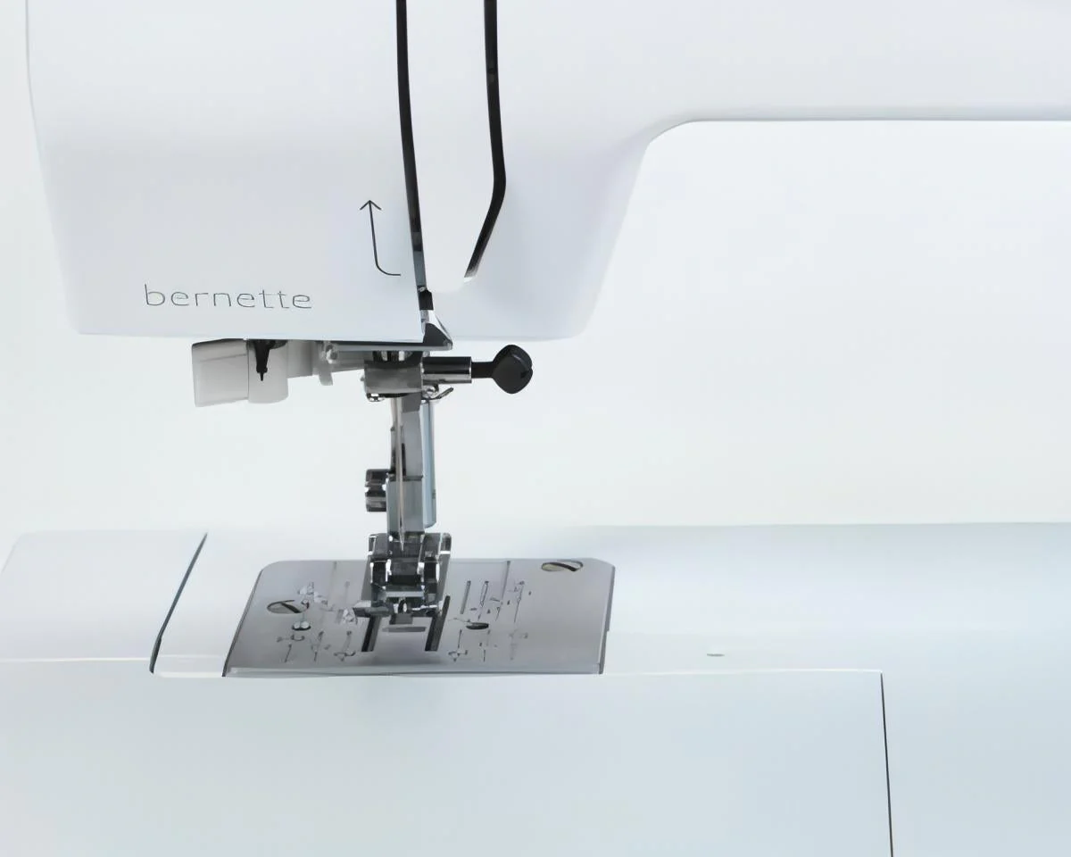 bernette by Bernina b35 Sewing Machine - Image 7