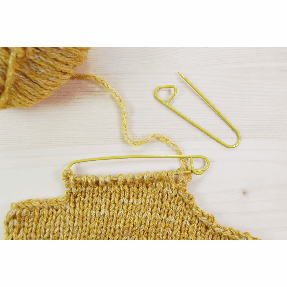 PONY Chazidra Felt Fillled Accessory Set - Image 4
