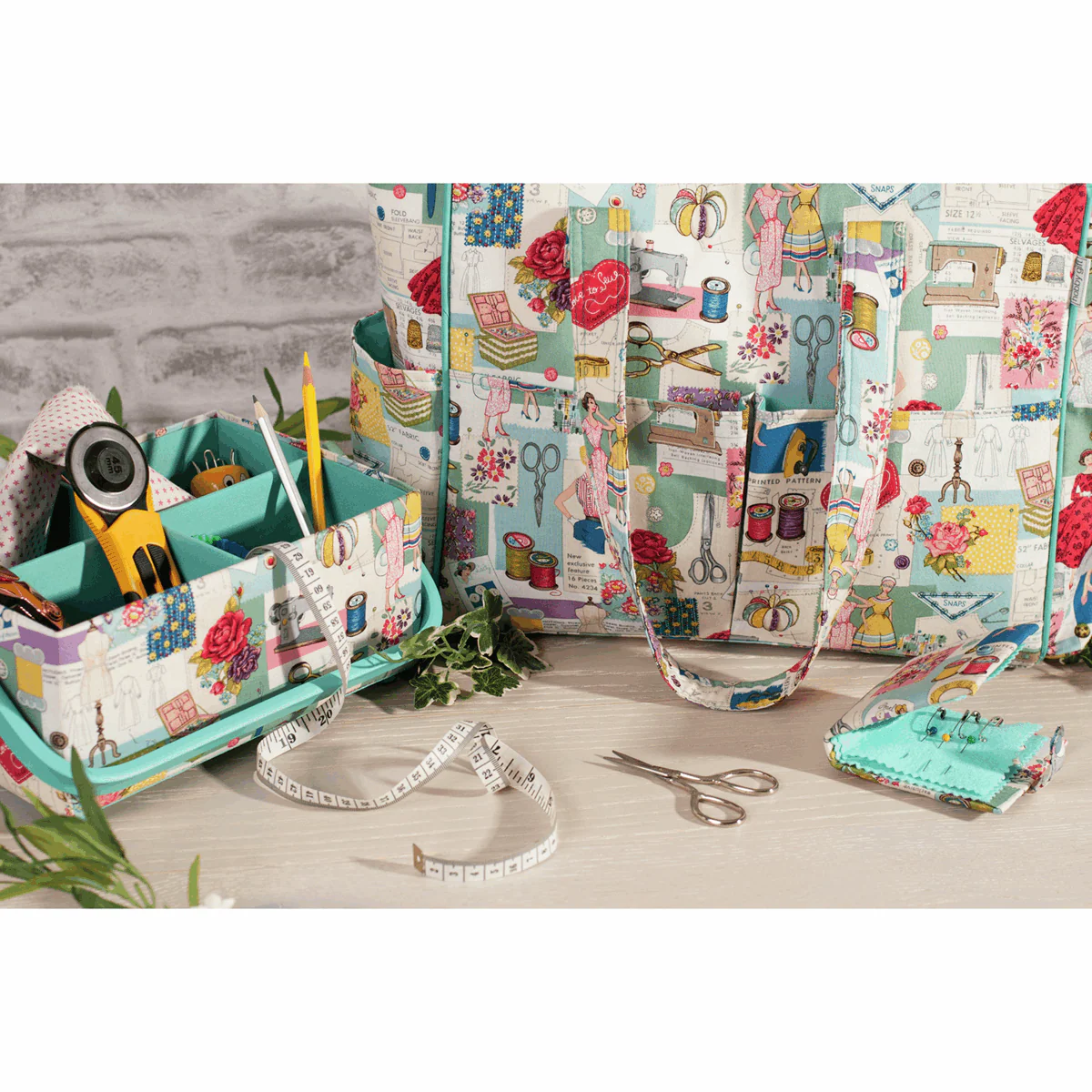 Deluxe Craft Bag - Sew Retro - Image 3