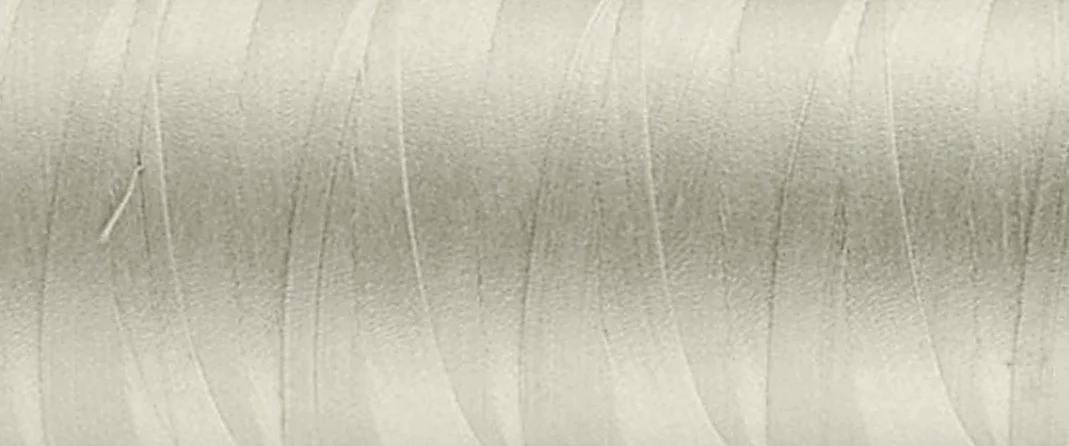 Madeira AeroQuilt Premium Quilting Thread Kingspool 2,750m - Colour 8100 - Image 2
