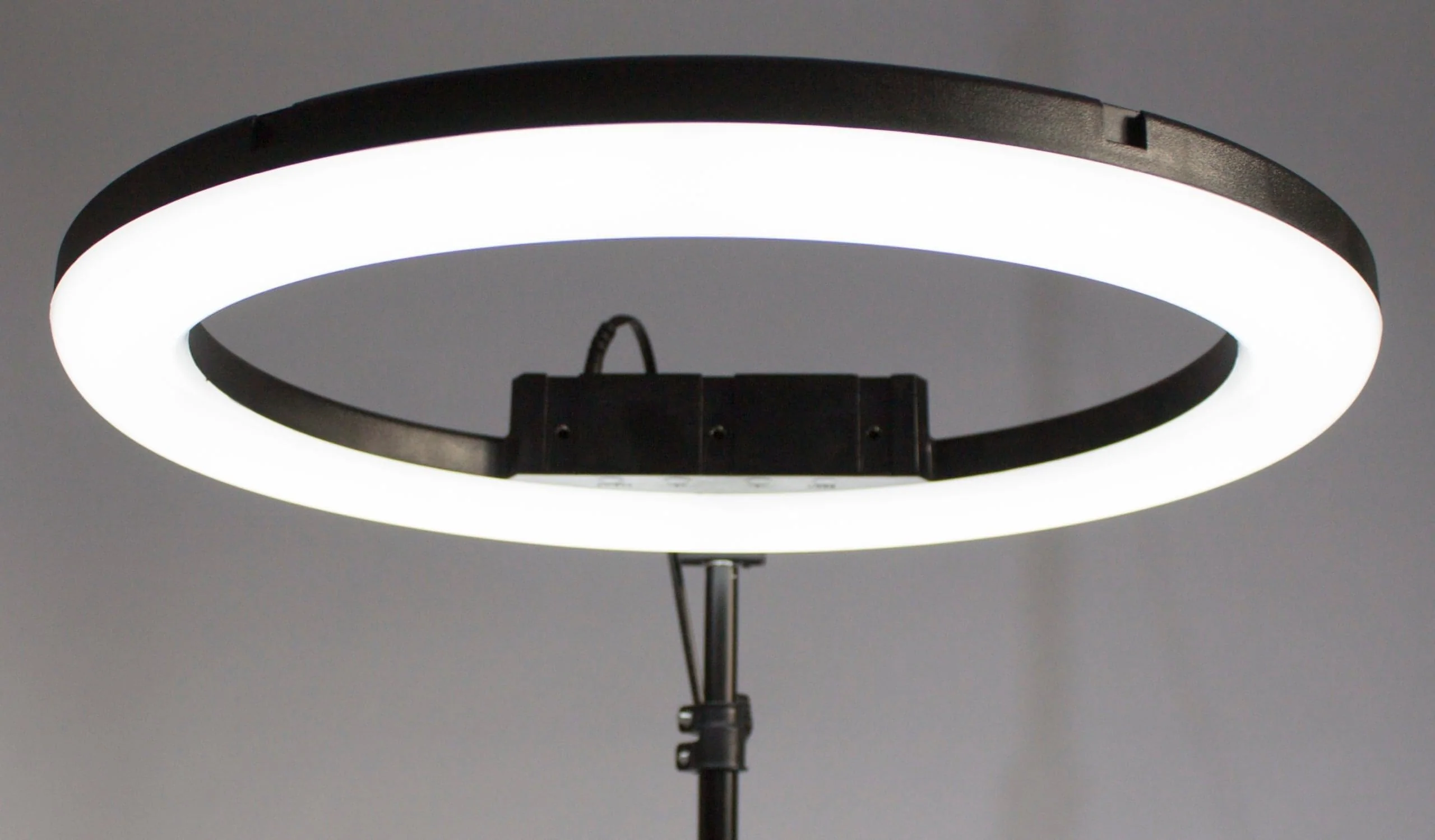 Native Lighting - Eclipse Ring Light with built in phone holder - amazing for bloggers (touch sensitive buttons and bluetooth connection) - Image 4