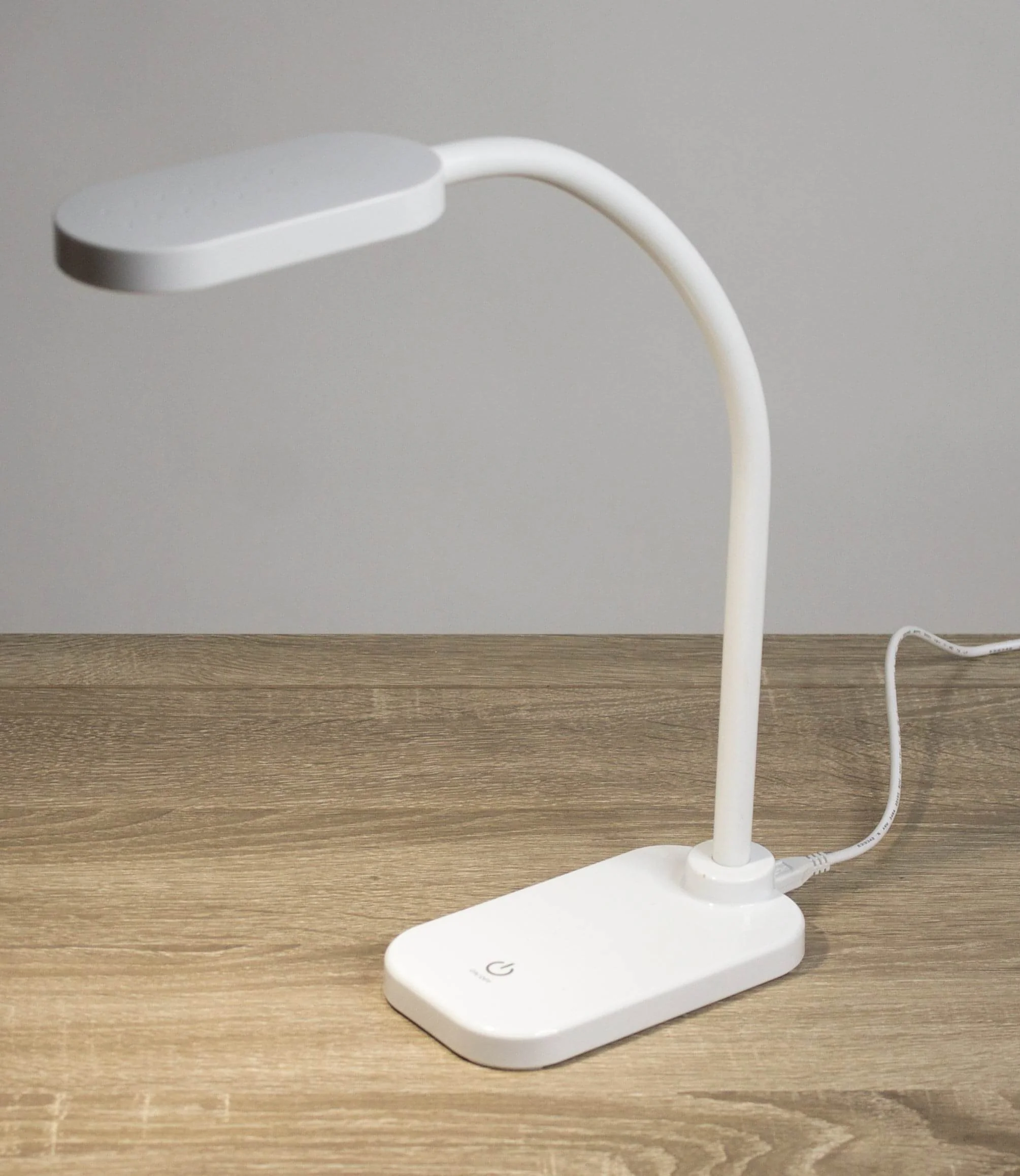 Native Lighting - LED Spotlight Desk Lamp (lightweight with daylight LED. Flexible goose neck - USB powered) - Image 2