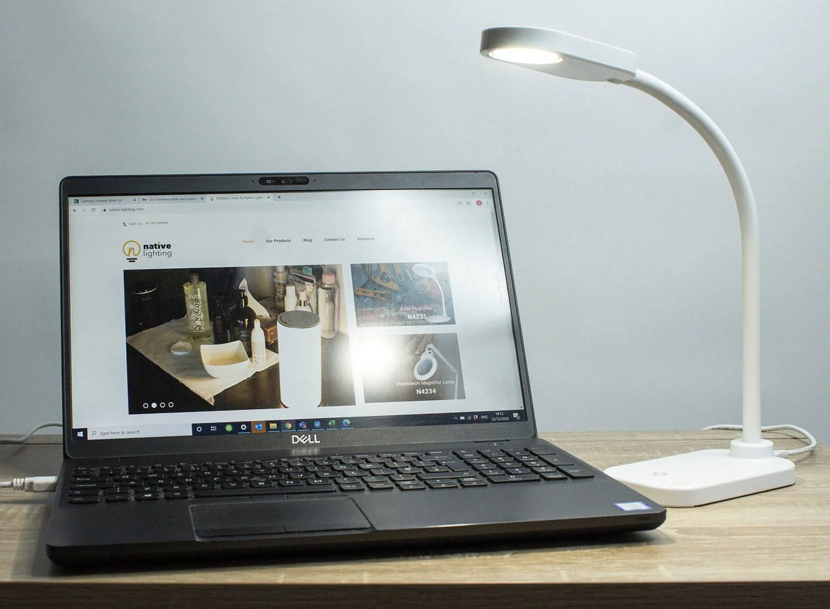 Native Lighting - LED Spotlight Desk Lamp (lightweight with daylight LED. Flexible goose neck - USB powered) - Image 3
