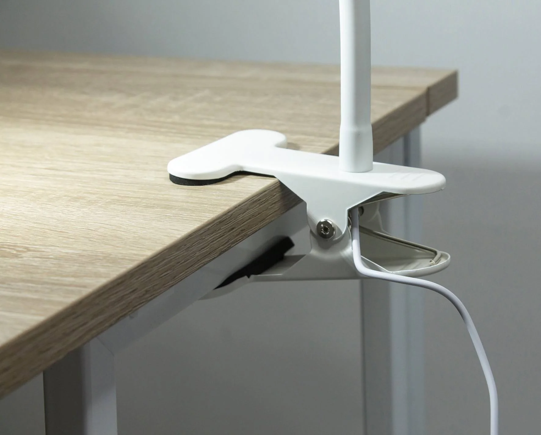 Native Lighting - White Slim Lamp Flex (aluminium gooseneck, desk clamp, USB powered) - Image 4
