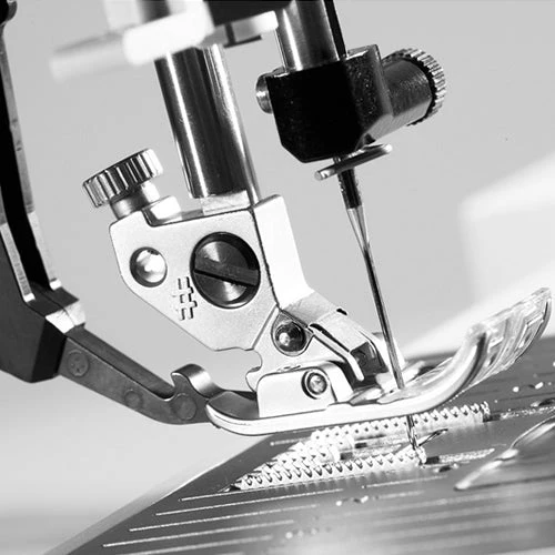 Pfaff Creative 4.5 Sewing Machine - Ex Display as new condition - sewing machine only, no embroidery unit - Image 3
