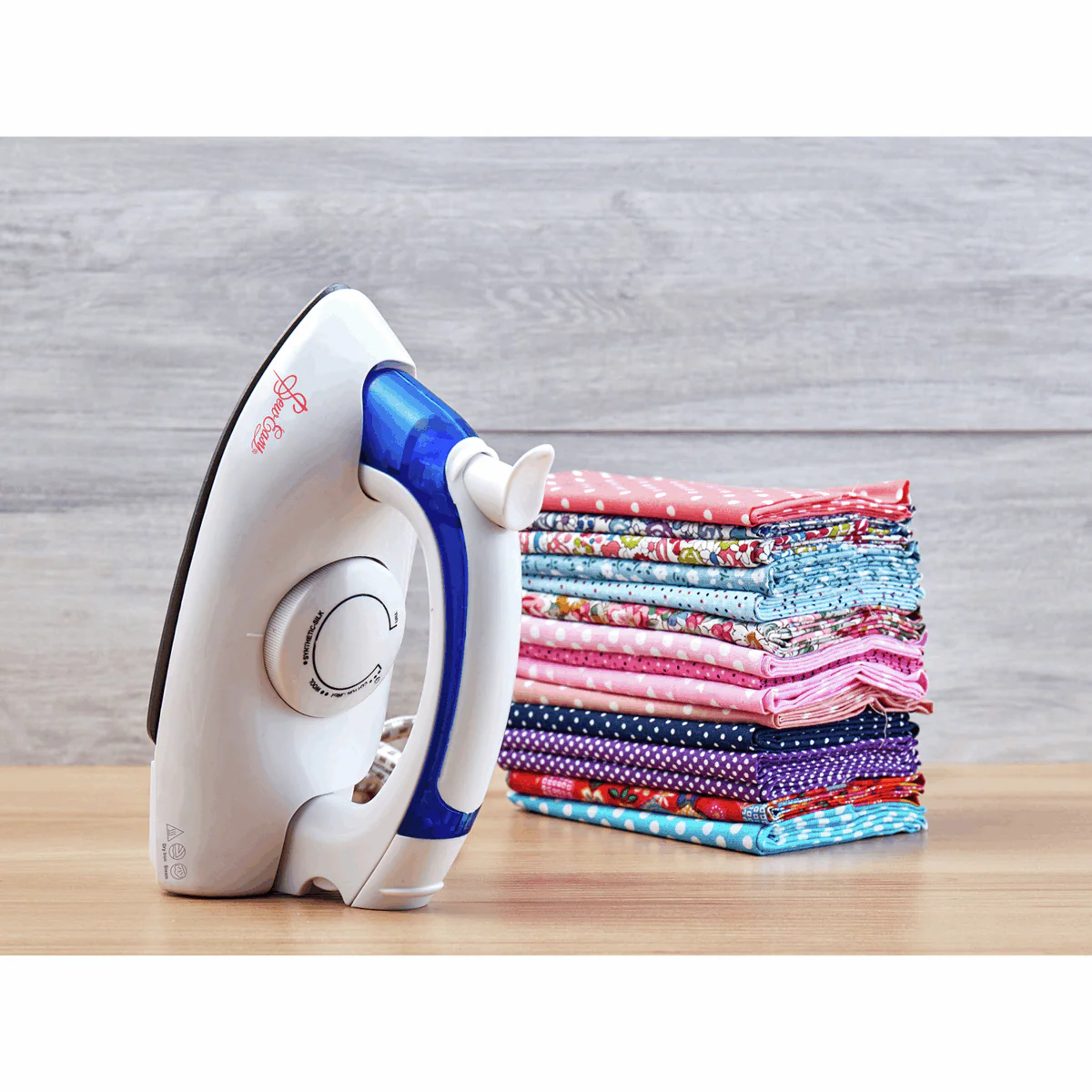 Sew Easy Steam Iron 700w with non stick soleplate - Image 2