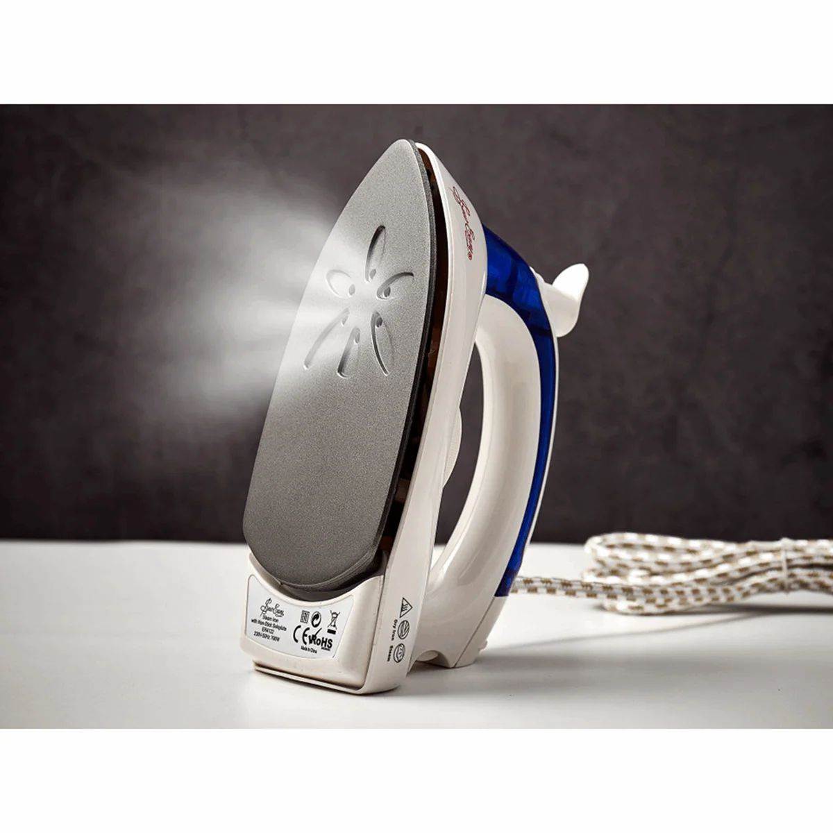 Sew Easy Steam Iron 700w with non stick soleplate - Image 3