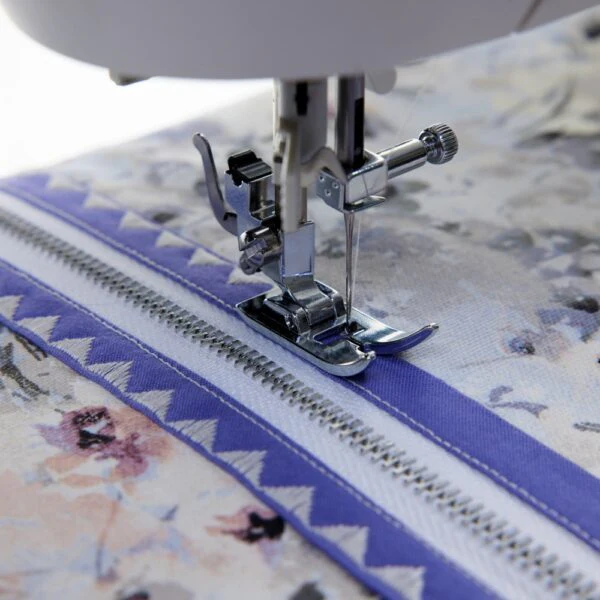 Singer C5655 Sewing Machine - Ex Display - Image 4