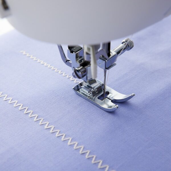Singer C5655 Sewing Machine - Ex Display - Image 5