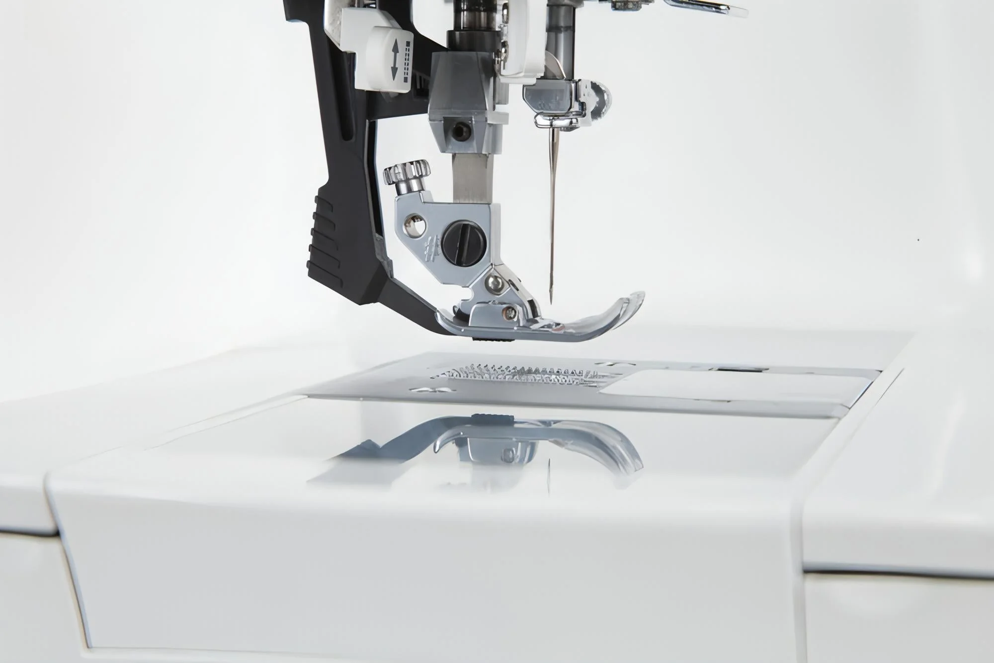 Singer C240 Dual Feed Sewing Machine with built in Walking foot - Integrated Dual Feed - inc. Hard Cover - Ex Display - Image 4