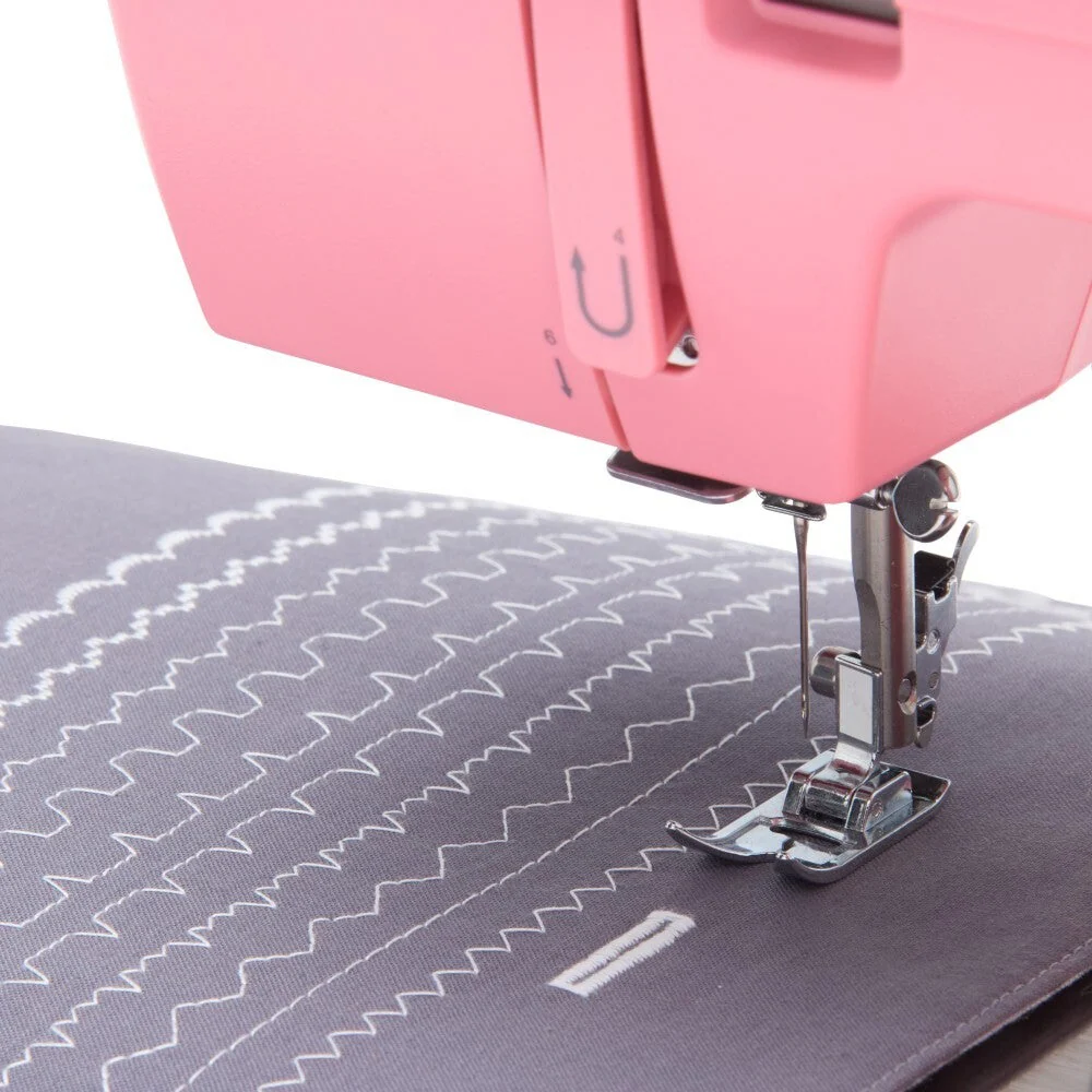 Singer Heavy Duty 4411 Pink - Special Edition - Only one in UK spec - Ex Display model - Image 6