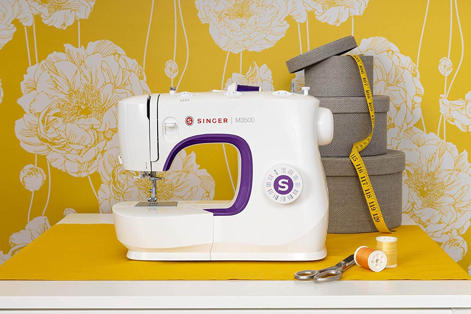 Singer M35 - Ultimate Spec 32 stitch patterns, 1 step buttonhole, Heavy duty metal frame - Ex Display - Image 3