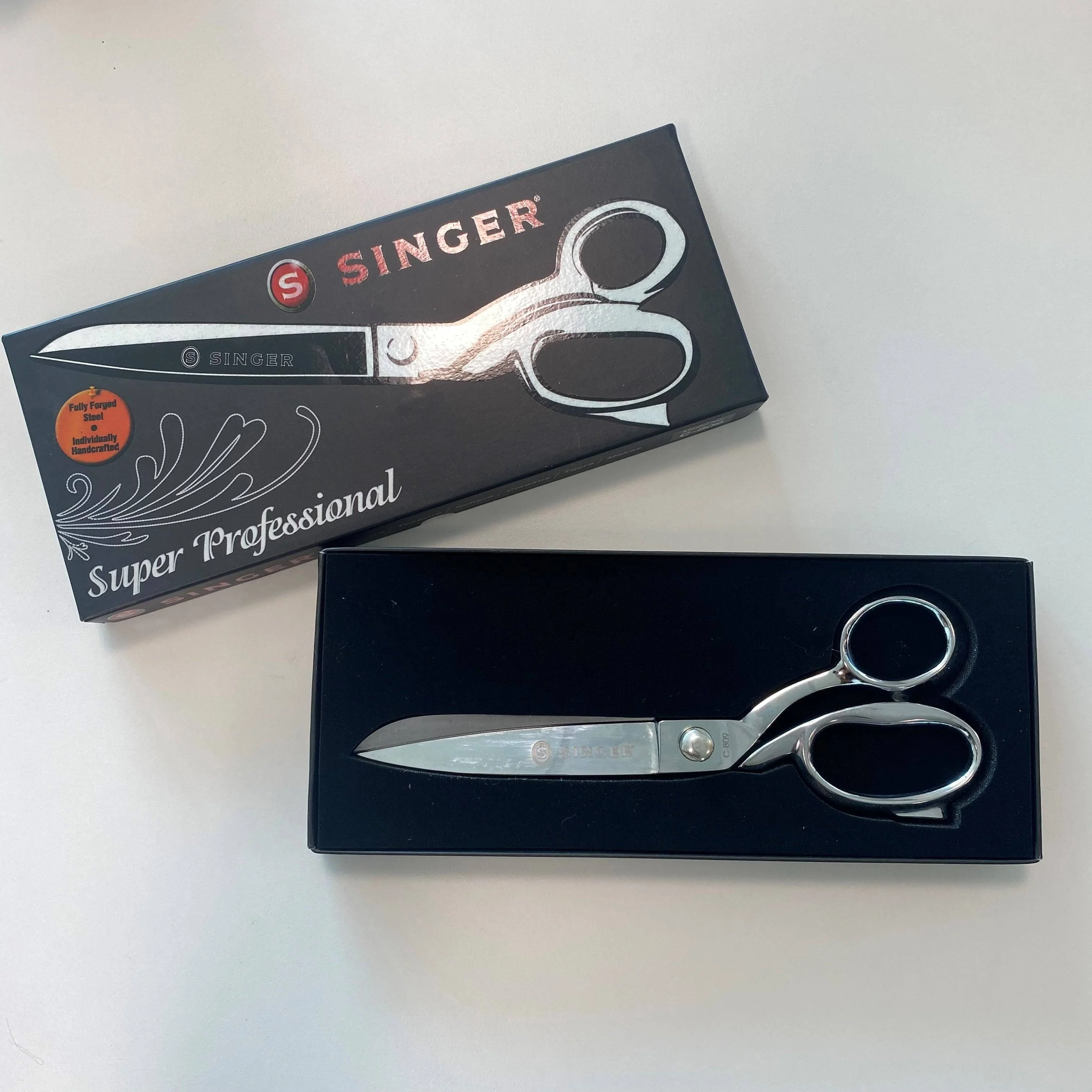 Singer Super Professional Tailor 9" Shears (Silver Handle) - Image 2