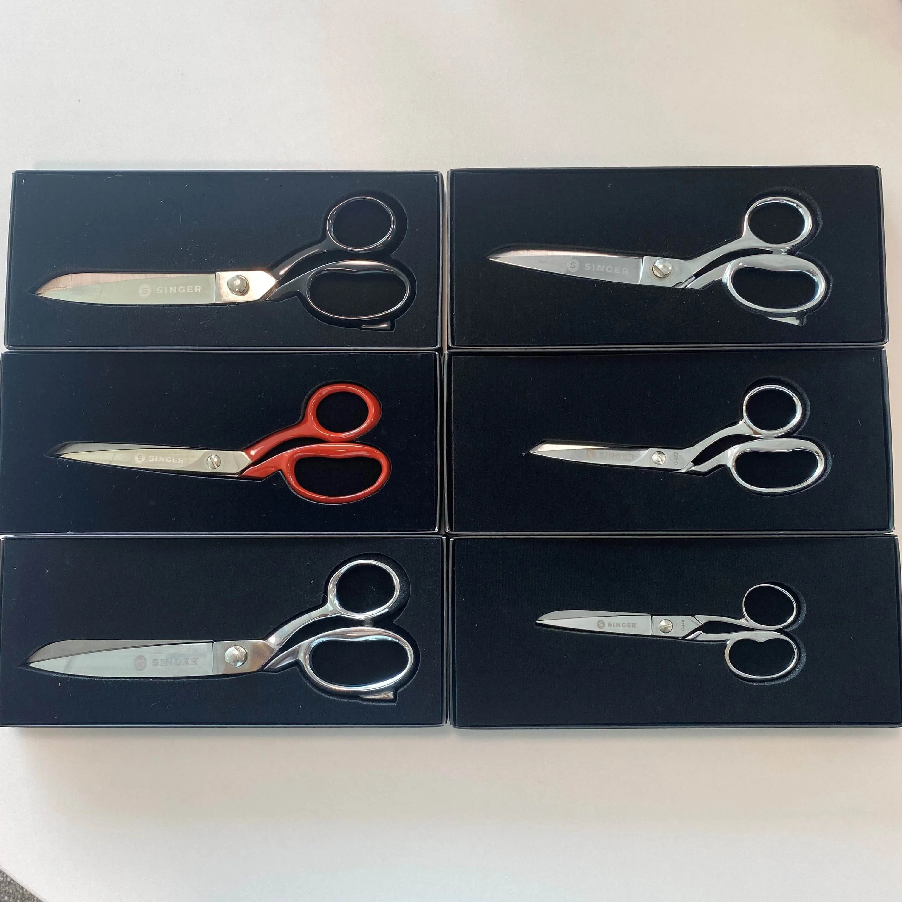 Singer Super Professional Tailor 9" Shears (Silver Handle) - Image 4
