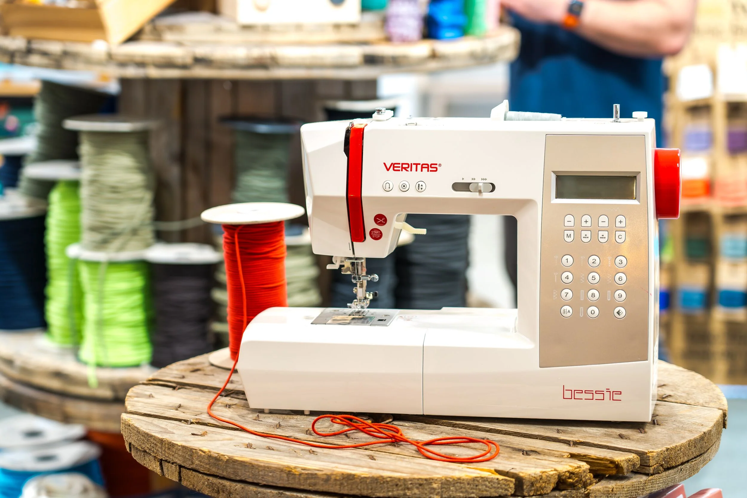 Veritas Bessie Sewing Machine - 197 stitch patterns, plus letters and numbers and auto thread cut - Ex Display - Image 6