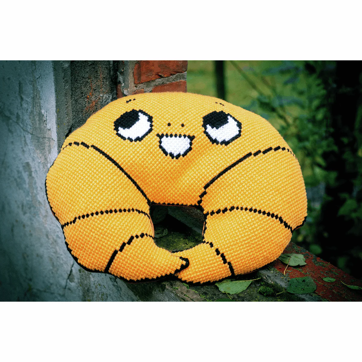 Vervaco Cross Stitch Cushion Kit - Eva Mouton: Croissant - Image 2