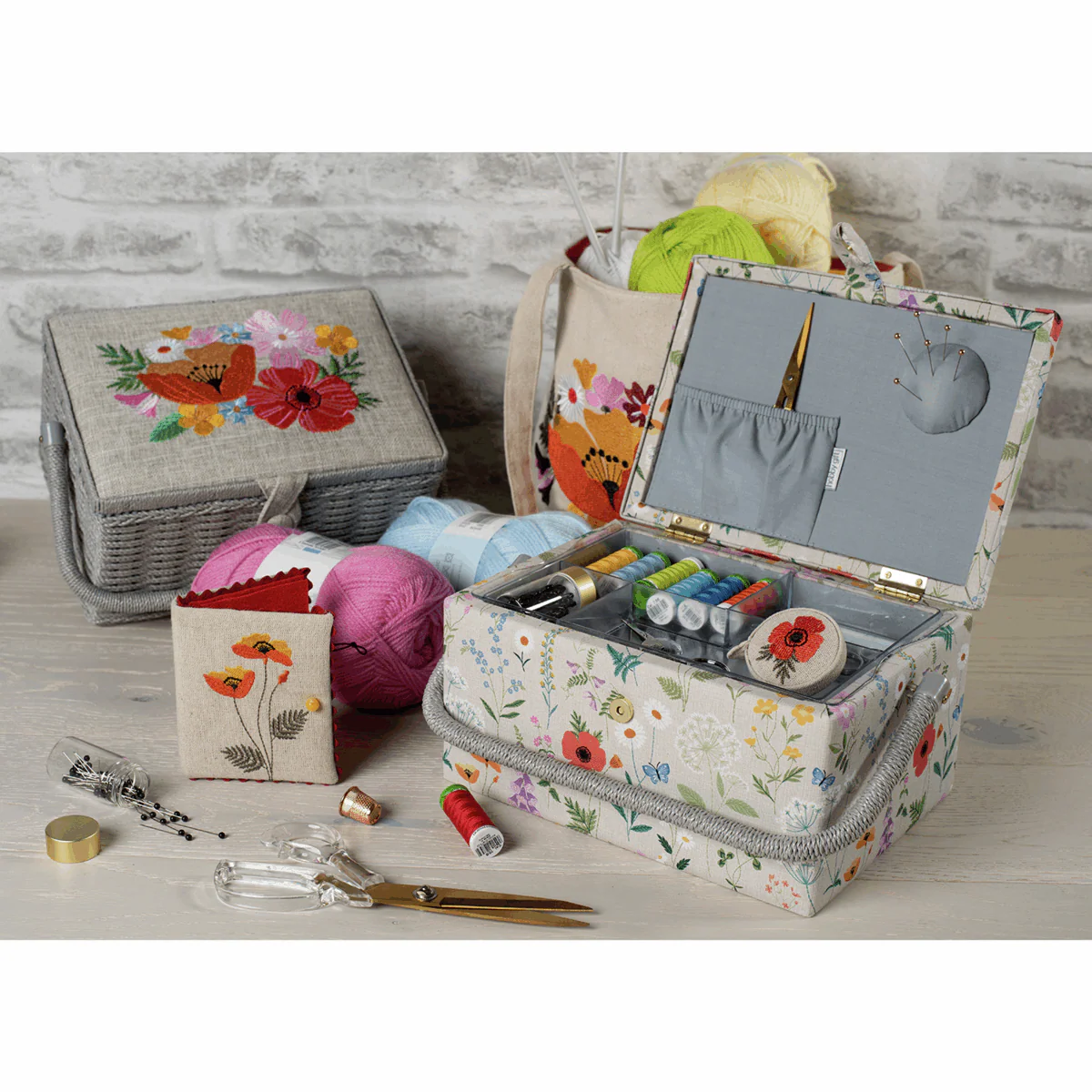 Wildflowers Embroidered Retractable Tape Measure - 150cm - Image 3
